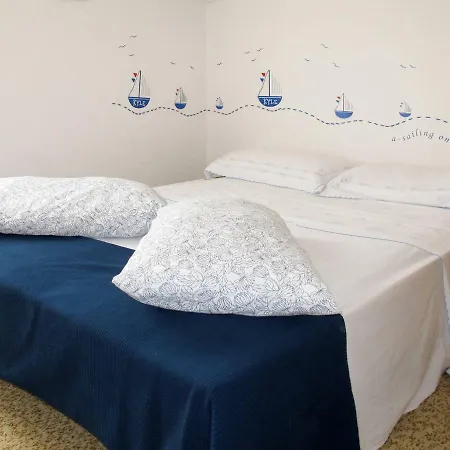 Ada By Interhome פורץ